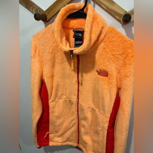 LIKE NEW- WOMANS NORTH FACE- SUPER SOFT- ZIP UP SWEATER- MEDIUM - Picture 7 of 7